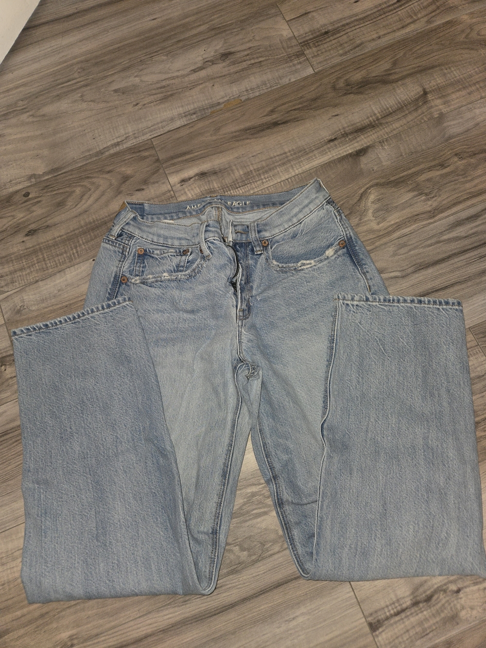 American Eagle Women's Low Rise Straight Jeans